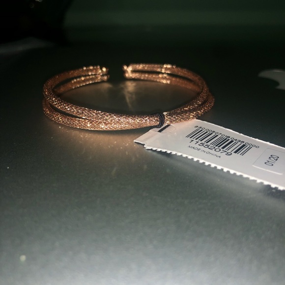 Express Rhinestone crisscross mesh cuff - Picture 2 of 13